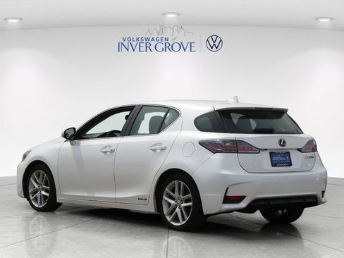 Used 2017 Lexus CT 200h w/ Seat Comfort Package FWD image 5