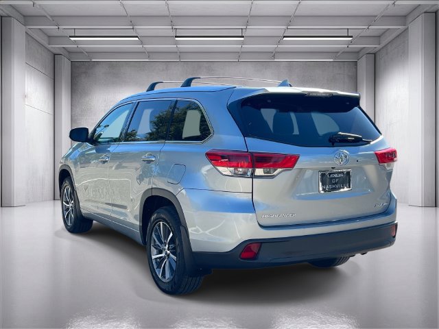 Used 2018 Toyota Highlander XLE AWD/4WD image 5