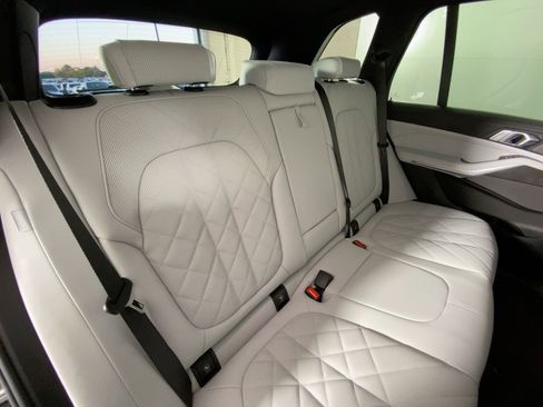 Used 2026 BMW X5 xDrive40i w/ Climate Comfort Package image 30