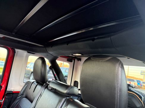 Used 2023 Jeep Wrangler Sahara image 42