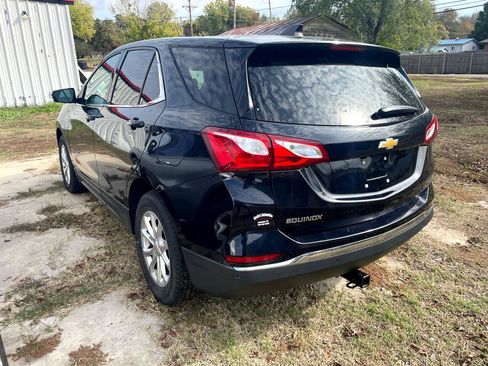 Used 2020 Chevrolet Equinox LT w/ Driver Convenience Package image 3