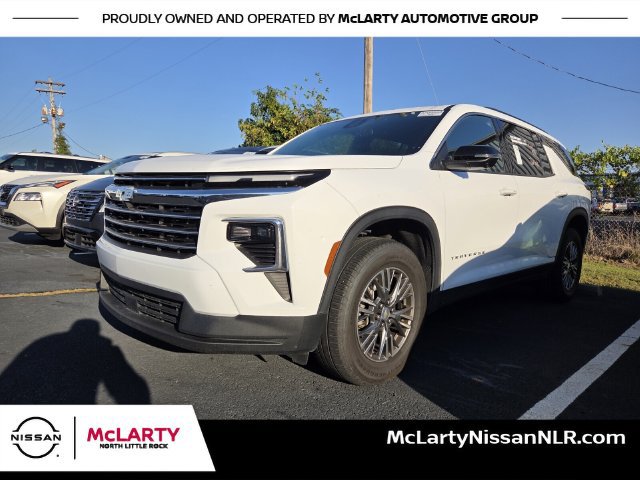 Used 2024 Chevrolet Traverse LT FWD image 1