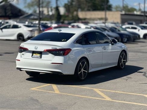 Used 2022 Honda Civic Touring image 7