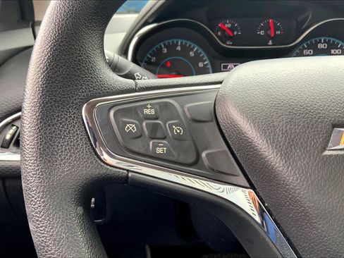 Used 2018 Chevrolet Cruze LT w/ Convenience Package image 24