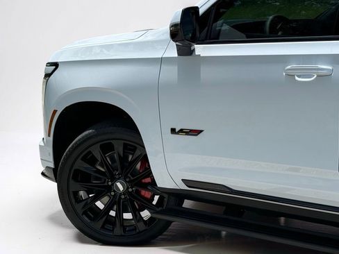 New 2026 Cadillac Escalade V AWD/4WD image 7
