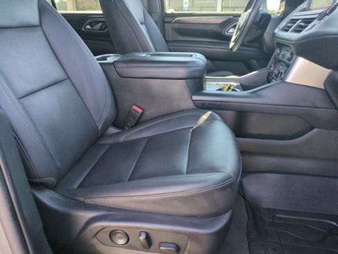 Used 2022 Chevrolet Tahoe Z71 w/ Luxury Package AWD/4WD image 27