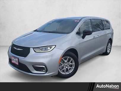 Used 2024 Chrysler Pacifica Touring-L