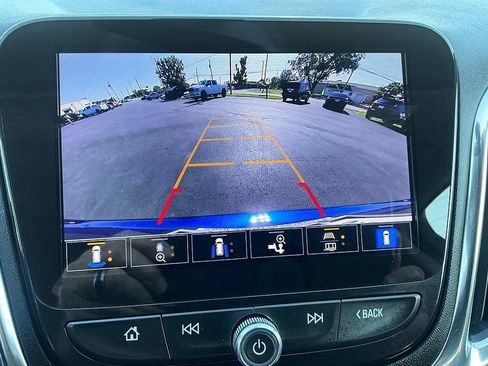 Used 2022 Chevrolet Equinox Premier AWD/4WD image 22