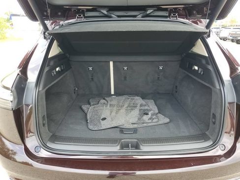 Used 2023 Buick Envision Avenir AWD/4WD image 8