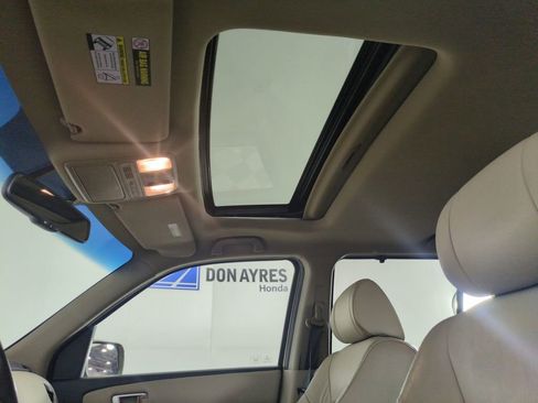 Used 2010 Honda Pilot Touring image 20