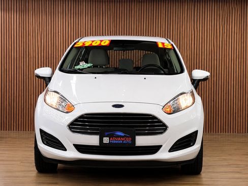 Used 2015 Ford Fiesta SE w/ Comfort Package FWD image 2