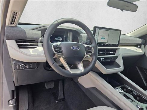 New 2026 Ford Explorer Active w/ Active Comfort Package RWD image 3