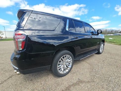 Used 2023 Chevrolet Tahoe High Country image 3