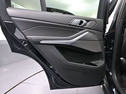 Used 2022 BMW X5 xDrive40i AWD/4WD image 39