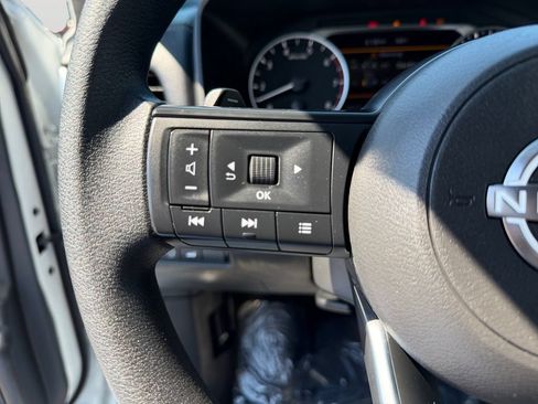 Used 2024 Nissan Rogue SV FWD image 20