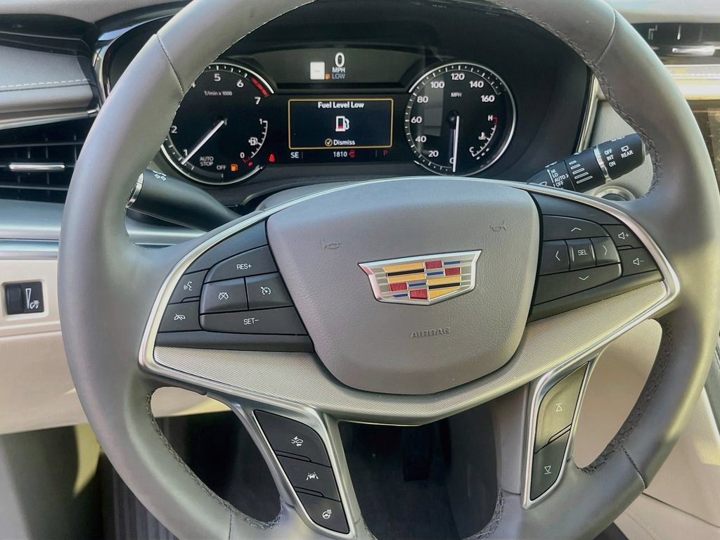 Used 2025 Cadillac XT5 Premium Luxury FWD image 11