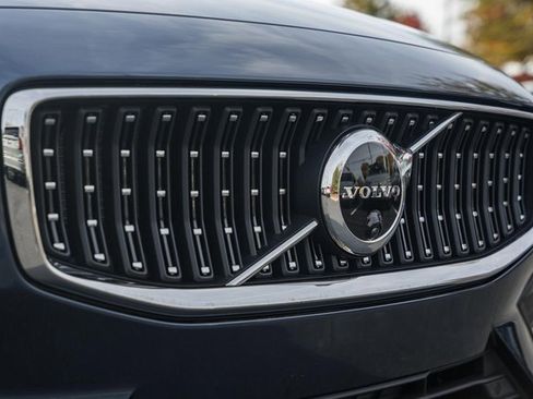 New 2026 Volvo V60 B5 Cross Country Plus w/ Protection Package Premier image 11