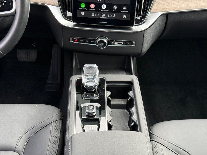 New 2026 Volvo XC90 T8 Plus w/ Protection Package Premier AWD/4WD image 10