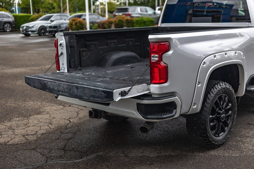 Used 2020 Chevrolet Silverado 3500 High Country w/ Z71 Off-Road Package AWD/4WD image 9