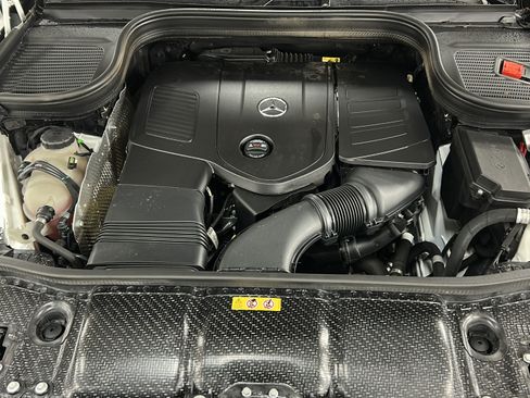 Used 2025 Mercedes-Benz GLE 450e 4MATIC image 36