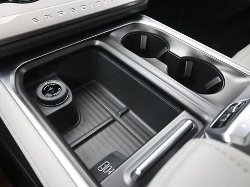 New 2026 Ford Expedition Active RWD image 29