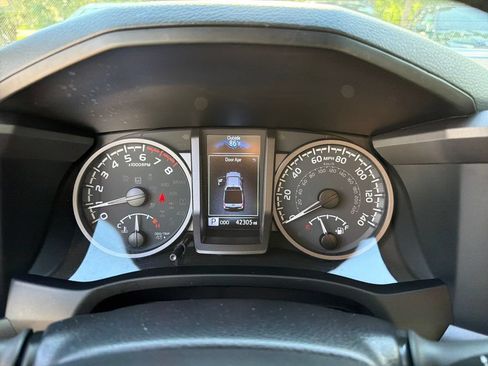 Used 2021 Toyota Tacoma TRD Sport RWD image 28