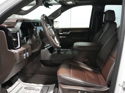Used 2025 GMC Sierra 1500 Denali w/ Denali Reserve Package AWD/4WD image 16