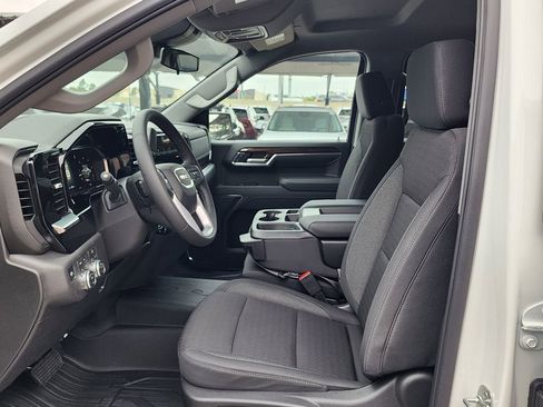 New 2026 GMC Sierra 1500 Elevation w/ LPO, Elevation Black Package AWD/4WD image 15