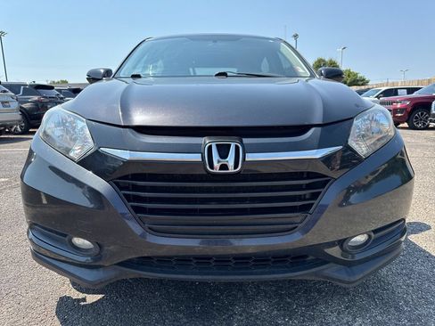 Used 2018 Honda HR-V EX image 2