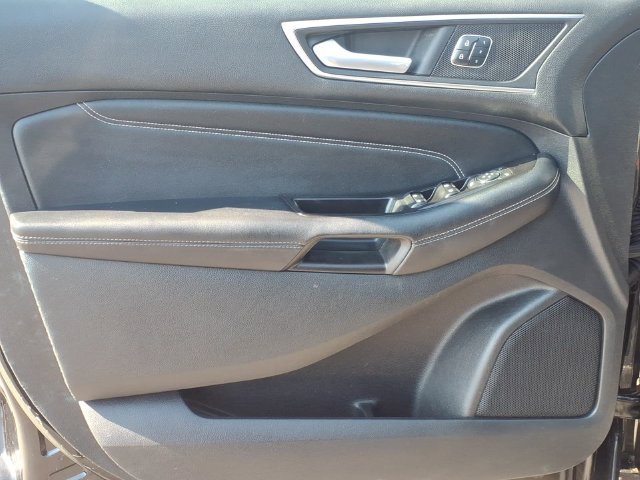 Used 2016 Ford Edge Titanium w/ Equipment Group 302A AWD/4WD image 14