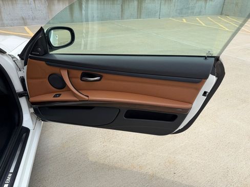 Used 2010 BMW 335i xDrive Coupe AWD/4WD image 23