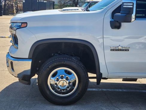 Used 2024 Chevrolet Silverado 3500 LTZ w/ LTZ Texas Edition image 8