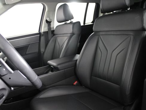 Used 2025 Hyundai Santa Fe SEL AWD/4WD image 17