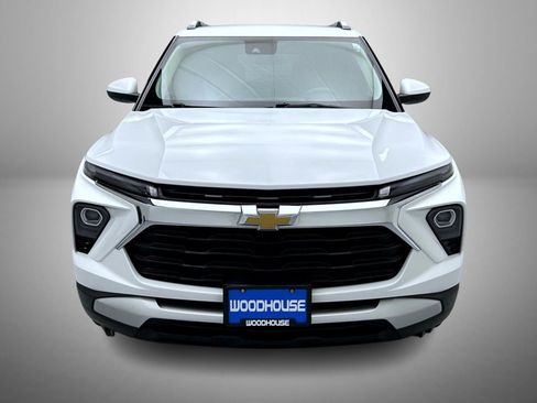 Used 2025 Chevrolet TrailBlazer LT AWD/4WD image 2