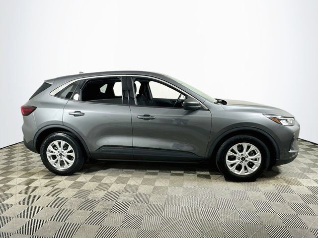 Used 2023 Ford Escape Active FWD image 2
