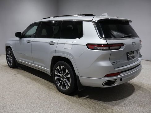 Used 2021 Jeep Grand Cherokee L Overland w/ Luxury Tech Group IV AWD/4WD image 4