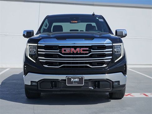 Used 2022 GMC Sierra 1500 SLT image 2