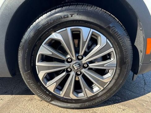 Used 2024 Buick Envision Preferred AWD/4WD image 31