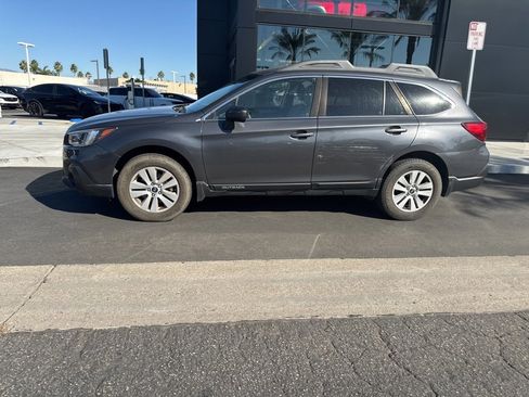 Used 2019 Subaru Outback 2.5i Premium image 6