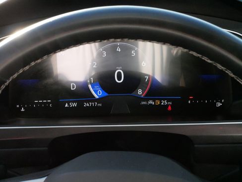 Certified 2024 Volkswagen Tiguan S image 21