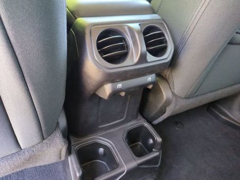 Used 2018 Jeep Wrangler Unlimited Sport S AWD/4WD image 13