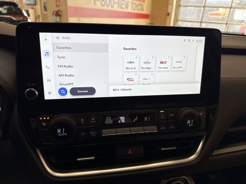 Used 2026 Toyota Grand Highlander XLE image 59