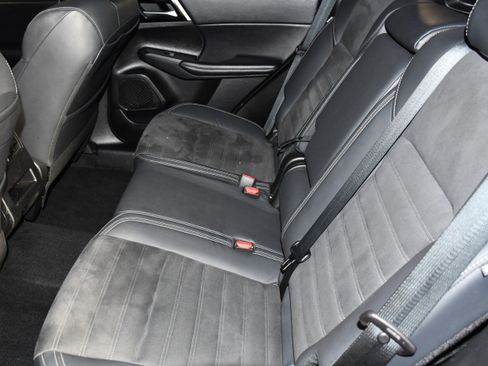 Used 2022 Mitsubishi Outlander SE AWD/4WD image 45