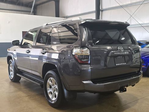 Used 2016 Toyota 4Runner SR5 Premium AWD/4WD image 6
