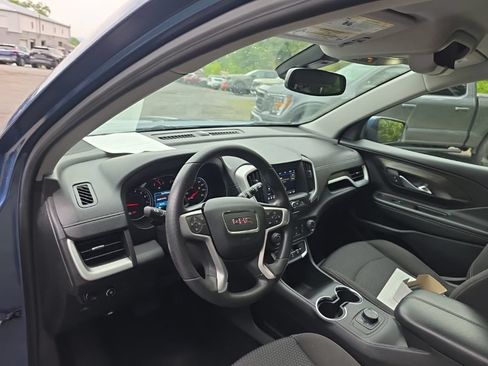 Used 2024 GMC Terrain SLE AWD/4WD image 6