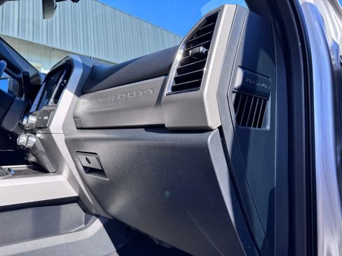 Used 2022 Ford F250 Lariat w/ Black Appearance Package image 15