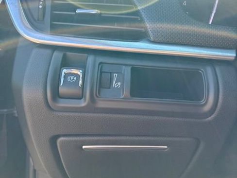 Used 2017 Cadillac XTS FWD image 12
