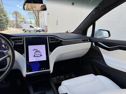 Used 2017 Tesla Model X 100D AWD/4WD image 37