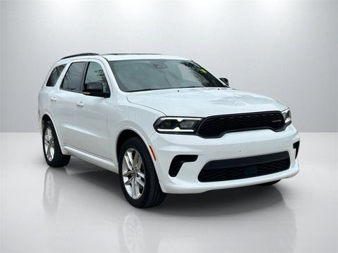 Used 2024 Dodge Durango GT image 3