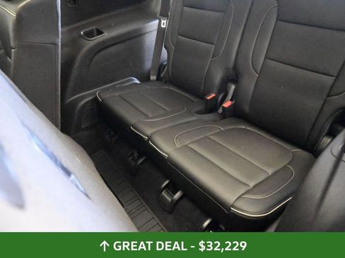 Used 2022 GMC Acadia Denali w/ Denali Ultimate Package image 20